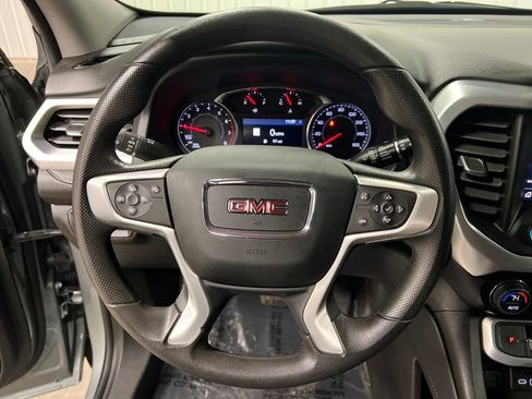 Certified 2023 GMC Acadia SLE w/ Driver Convenience Package image 16