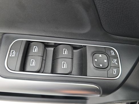 Used 2025 Mercedes-Benz GLA 250 image 28