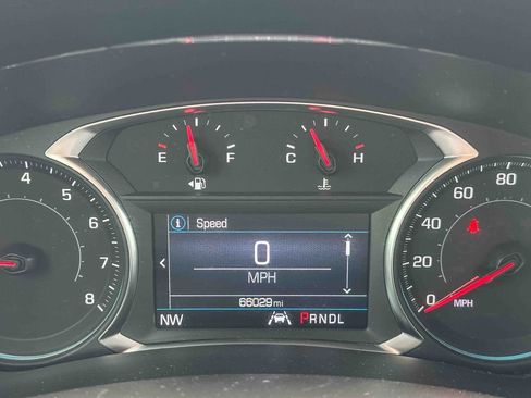 Used 2023 Chevrolet Equinox RS FWD image 25