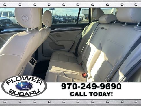 Used 2017 Volkswagen Golf Alltrack S image 18