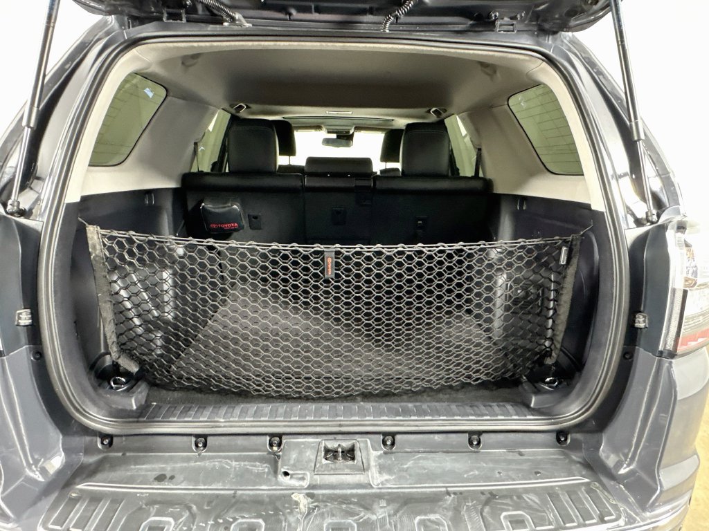 Used 2024 Toyota 4Runner Limited AWD/4WD image 32
