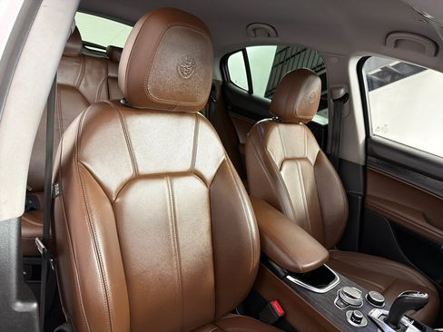 Used 2020 Alfa Romeo Stelvio RWD image 22