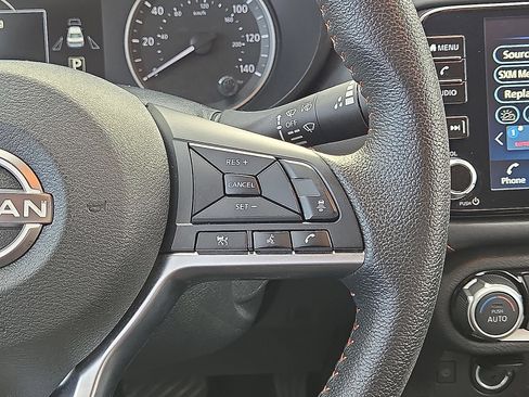 Used 2025 Nissan Versa SR FWD image 20