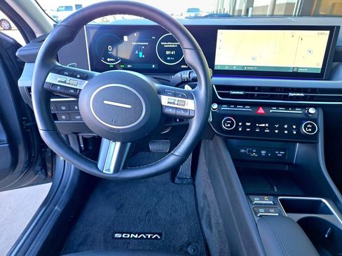 Certified 2025 Hyundai Sonata Limited image 11
