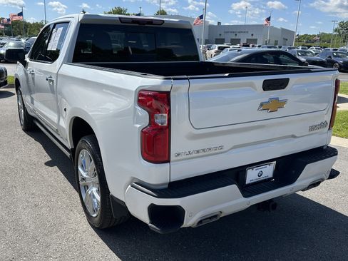 Used 2024 Chevrolet Silverado 1500 High Country AWD/4WD image 8