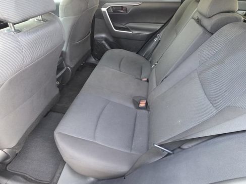 Used 2021 Toyota RAV4 LE AWD/4WD image 9