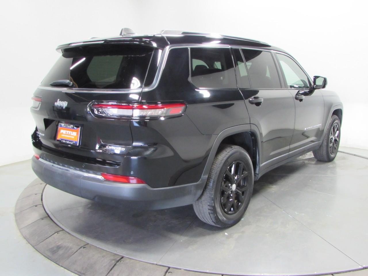 Used 2023 Jeep Grand Cherokee L Limited AWD/4WD image 7