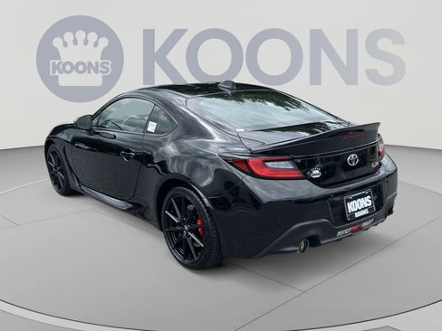 Used 2025 Toyota GR86 Premium w/ Performance Package RWD image 4