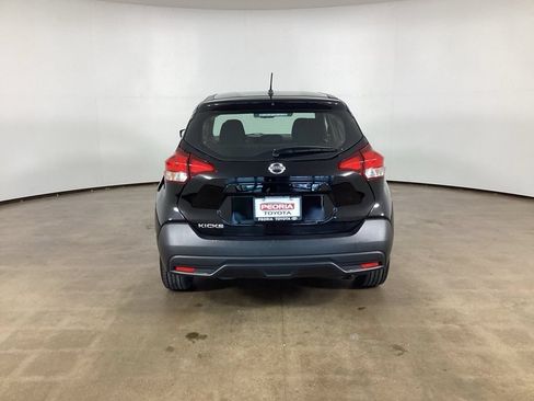 Used 2018 Nissan Kicks SV FWD image 10