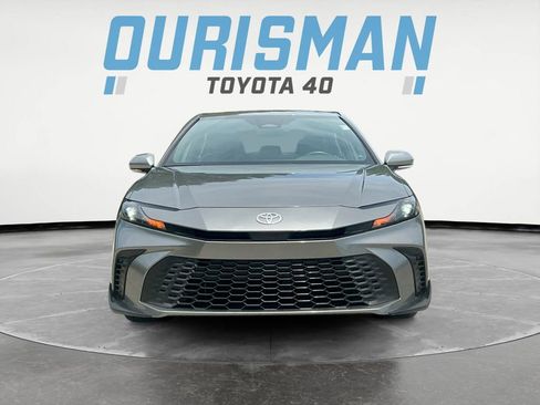 Used 2025 Toyota Camry SE FWD image 2