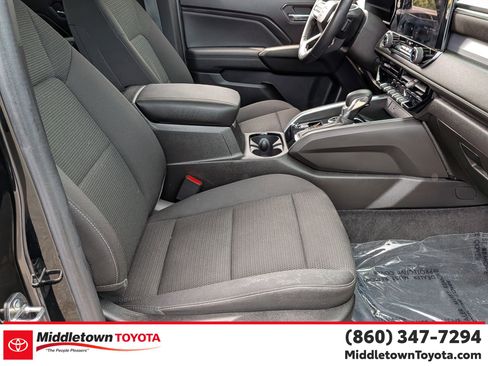 Used 2023 Chevrolet Colorado LT w/ Advanced Trailering Package AWD/4WD image 35