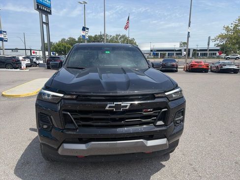 Used 2023 Chevrolet Colorado Z71 w/ Z71 Convenience Package 2 AWD/4WD image 3