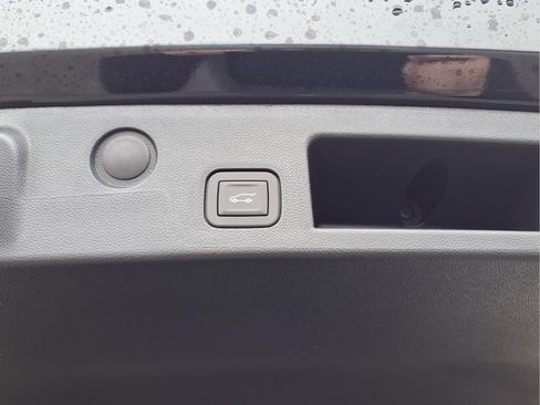 New 2026 Chevrolet Equinox LT w/ Convenience Package II FWD image 18