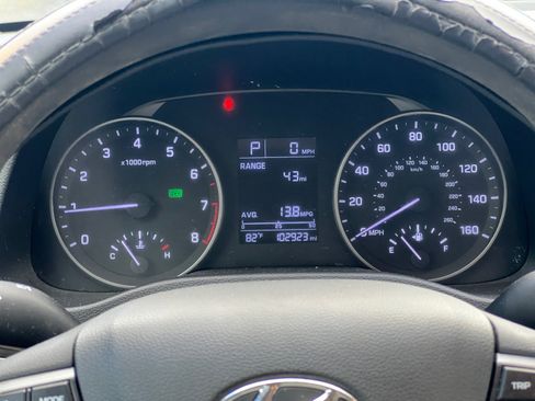 Used 2017 Hyundai Elantra SE FWD image 15
