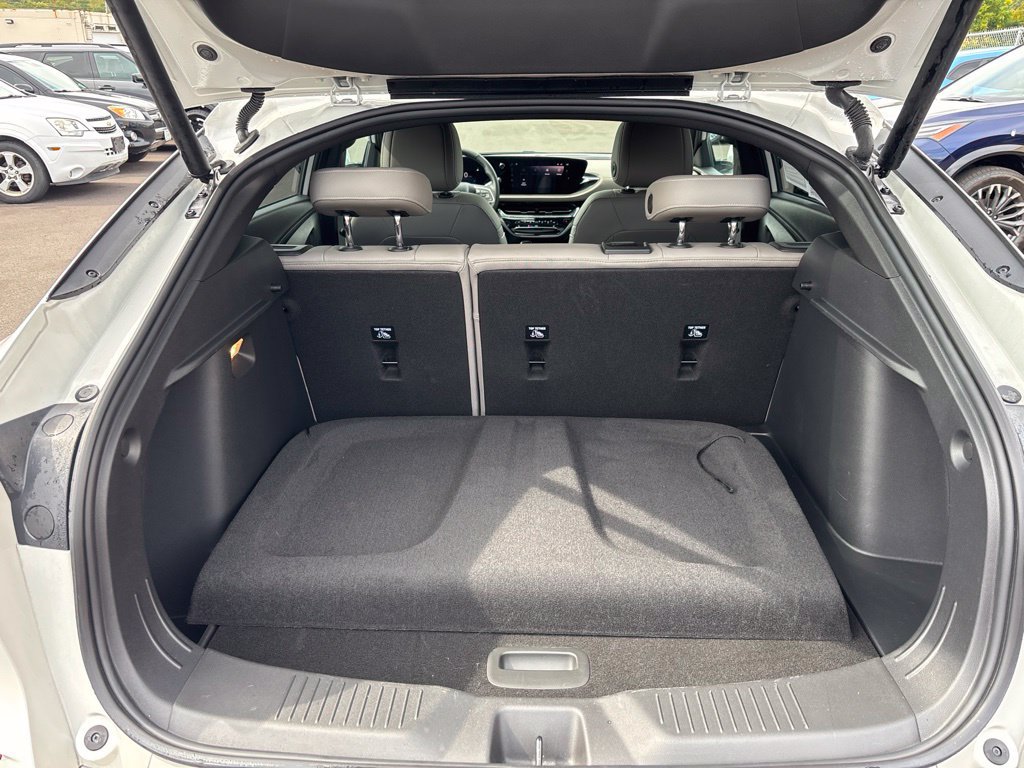 Used 2025 Buick Envista Avenir FWD image 24