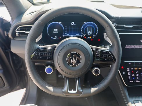 Used 2024 Maserati Grecale GT AWD/4WD image 30