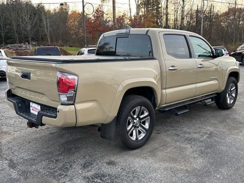 Used 2017 Toyota Tacoma Limited image 7
