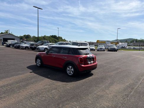 Used 2016 MINI Cooper 4-Door Hardtop FWD image 5