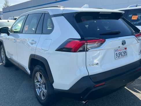 Used 2023 Toyota RAV4 LE AWD/4WD image 6