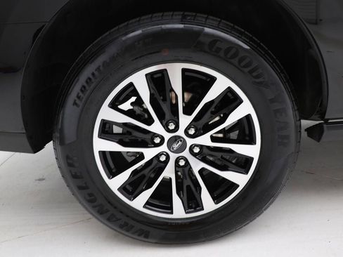 Used 2025 Ford Expedition Platinum AWD/4WD image 9