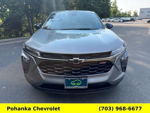 Used 2026 Chevrolet Trax RS w/ Sunroof Package FWD image 2