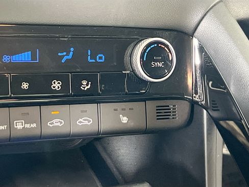 Used 2023 Hyundai Elantra SEL w/ Convenience Package FWD image 20