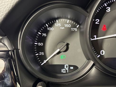 Certified 2025 Porsche Macan image 20