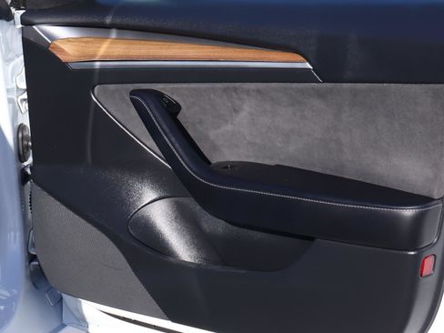 Used 2022 Tesla Model 3 Long Range image 13