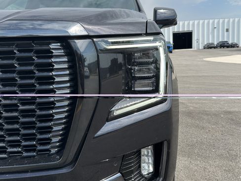 Used 2023 GMC Yukon XL Denali Ultimate AWD/4WD image 6