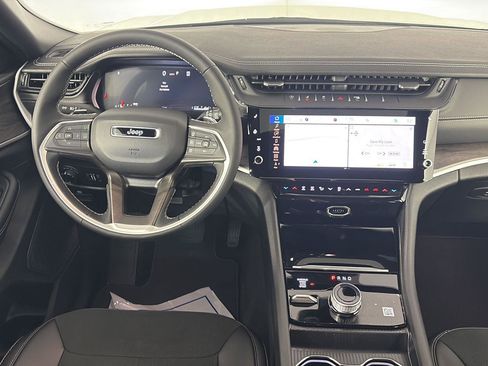 New 2026 Jeep Grand Cherokee L 4WD image 8