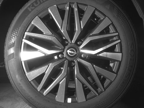 Used 2025 Nissan Altima 2.5 SV FWD image 15