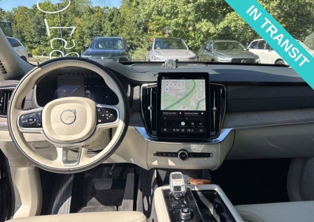 Certified 2025 Volvo XC90 T8 Ultra AWD/4WD image 4