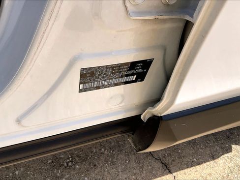 Used 2017 Toyota RAV4 LE FWD image 36