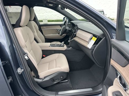 New 2026 Volvo XC90 T8 Plus w/ Protection Package Premier AWD/4WD image 21