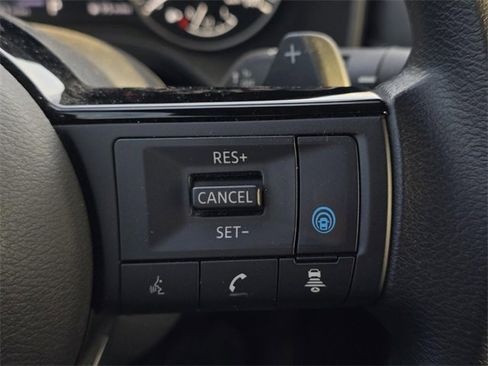 Used 2023 Nissan Rogue SV image 9