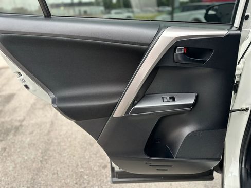 Used 2016 Toyota RAV4 LE w/ Preferred Accessory Package FWD image 21