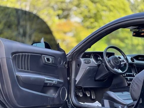 Used 2018 Ford Mustang GT Premium RWD image 9