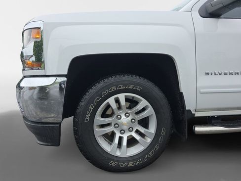 Used 2018 Chevrolet Silverado 1500 LT w/ All Star Edition AWD/4WD image 13