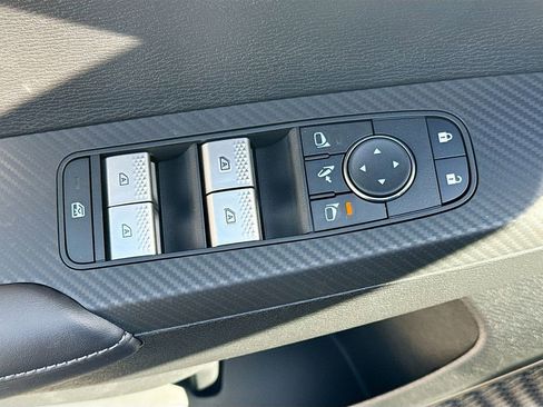 New 2026 Mitsubishi Outlander SE image 18