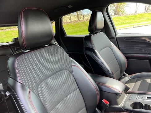 Used 2025 Ford Escape ST-Line Select AWD/4WD image 35