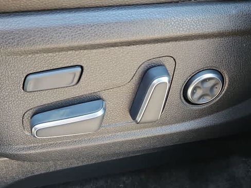 Used 2024 Hyundai Palisade Limited FWD image 15