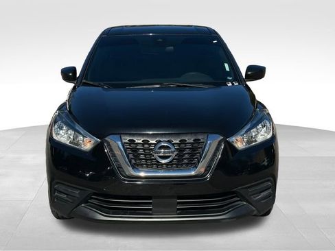 Used 2020 Nissan Kicks S image 8