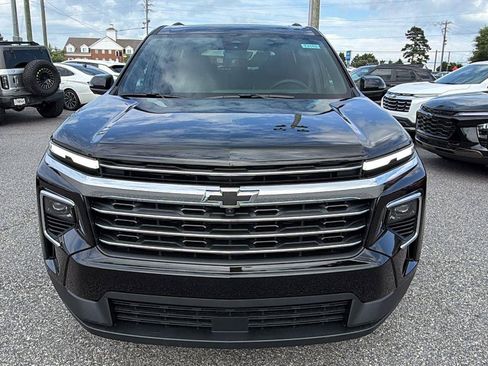 New 2026 Chevrolet Traverse LT w/ Sun and Wheel Package FWD image 2
