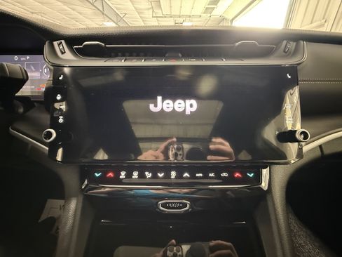 New 2026 Jeep Grand Cherokee L Limited AWD/4WD image 27