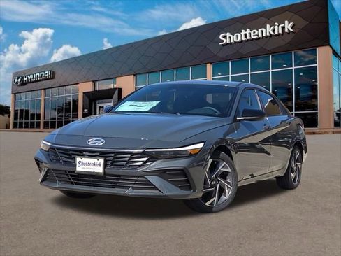 Certified 2025 Hyundai Elantra Sport image 1