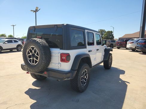Used 2025 Jeep Wrangler Unlimited Rubicon AWD/4WD image 7