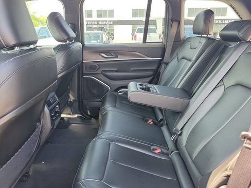 Used 2024 Jeep Grand Cherokee Limited 4xe AWD/4WD image 12