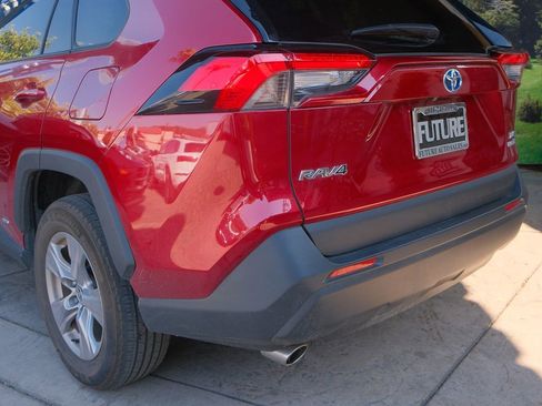 Used 2022 Toyota RAV4 XLE image 40