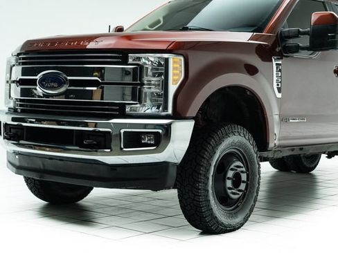 Used 2017 Ford F350 Lariat w/ Lariat Value Package AWD/4WD image 10