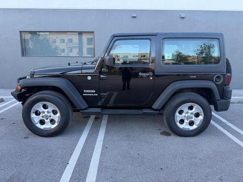 Used 2013 Jeep Wrangler Sport AWD/4WD image 12
